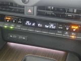 【オートエアコン】車内温度を感知して自動で温度調整をしてくれるのでいつでも快適な車内空間を創り上げます!どの席に座っても快適なドライブが楽しめます♪