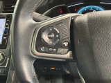 ステアリングにオーディオ操作スイッチが付いています。オーディオ画面に直接タッチしなくても操作が出来ますので、運転に集中できます。