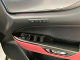 運転の操作性、快適性など全てはシートポジションから始まります。ドライバーごとの好みのポジションを記憶できるシートメモリーは、欠かせない機能です。