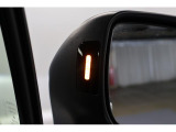 リヤヴィークルデティクション搭載!斜め後方から接近する車を光りと音で警告!