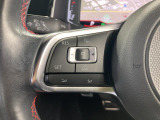 ◆クルーズコントロールにレーダーセンサーを組み合わせ、先行車を測定し設定されたスピードを上限に自動で加減速を行います。一定の車間距離を維持することで、長距離走行でのドライバーの疲労を低減させます。