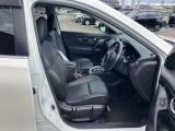 快適に運転できるドライブポジション!チルト&テレスコピック付きステアリングと電動ポジショニングで、無理のない運転姿勢がとれます。