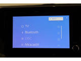 純正ディスプレイオーディオを装備。フルセグTV対応☆Bluetoothでお手持ちのスマートフォンからお気に入りの音楽の再生も可能。