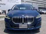 【キドニーグリル】BMWは約90年もの間、ほぼ全ての車両にひと目でBMWだと分かるこの特徴的なフロントグリルが備えられ、デザイン・アイコンとして親しまれてきました。