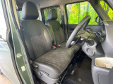 運転席シート廻りは使用感も少なく、良好な状態となっています。丁寧に使われていたことがよくわかりますね。