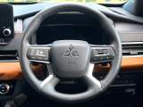 【純正革巻きステアリング】上質な革を使用することで、手にしっかり馴染みとても運転しやすいハンドルです♪