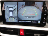 パノラミックビューモニター付きです。車両を上から見たような映像をディスプレイオーディオ画面に表示。運転席からの目視だけでは見にくい、車両周辺の状況をリアルタイムでしっかり確認できます。