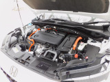 エンジンルーム・2.0L 直噴エンジン&2モーターハイブリッドシステム