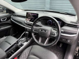 ステアリングを握ればJeepワールドが目の前に広がります!