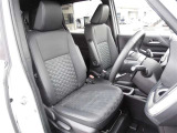 【内装】ヴォクシーの車内です♪もちろん、フロアマットもついてますよ〜!