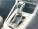 デュアルクラッチ7速DSGミッションはとても滑らかに、一瞬で変速します。エンジンのトルクもあるのでとても快適に走れます。