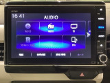 ナビゲーションはフルセグTV、インターナビ対応のGathers純正メモリーナビを搭載しています。Bluetoothオーディオ機能がありますので、スマートフォンなどの音楽も再生できます。