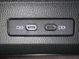 【充電用USB端子】デバイスの充電に便利です。※実際の接続端子は写真で確認or店舗までご気軽にお問合せください♪