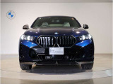【キドニーグリル】BMWは約90年もの間、ほぼ全ての車両にひと目でBMWだと分かるこの特徴的なフロントグリルが備えられ、デザイン・アイコンとして親しまれてきました。