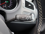 厳格な専門教育を受け、フォルクスワーゲン車をケアし続けて培った豊富な知識と専門機器を使いこなす熟練の技術をもとに、あなたのクルマを的確に診断してベストコンディションに仕上げます。