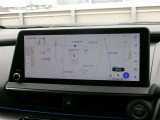 DCM(専用通信機)を装備したコネクティッドナビです。なお無償でのご利用期間は限定(令和10年12月まで)されています。詳しくは営業スタッフにお問い合わせください。
