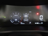 とっても見やすいメーターです。夜間時はラグジュアリーな気分にさせてくれる照明が魅力ですので、夜のドライブも楽しみになりますよ♪