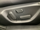 パワーシートを装備!体格や好みに応じたポジションをスムーズに調整できます。
