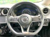 インテリアに合わせたデザインのステアリングは、運転される方のことも考え、運転しやすい形状、大きさです。是非一度、実際に触ってお確かめください。