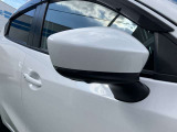 ウィンカーがドアミラーに内蔵されています。ドレスUP効果が主ですが、周りの車からも気づいてもらい易いので、安全性もにも繋がっています。