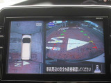 アラウンドビューモニター(車両を上から見たように表示)装着で車庫入れをサポート