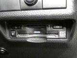 高速道路を賢く使うETC2.0装備です。高速道路とクルマが情報を連携して渋滞の迂回ルートや災害時の適切な誘導をしてくれたりします。
