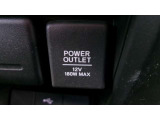 12V電源ソケットを設置しております。周辺機器の充電にご利用頂けます。