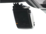 ◆ドライブレコーダー◆映像・音声などを記録する自動車用の装置です。 もしもの事故の際の記録はもちろん、旅行の際の思い出としてドライブの映像を楽しむことができます。