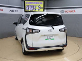パノラミックビューモニター付きです。車両を上から見たような映像をディスプレイオーディオ画面に表示。運転席からの目視だけでは見にくい、車両周辺の状況をリアルタイムでしっかり確認できます。