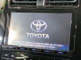 【純正ナビ】人気の純正ナビを装備しております。ナビの使いやすさはもちろん、オーディオ機能も充実!キャンプや旅行はもちろん、通勤や買い物など普段のドライブも楽しくなるはず♪