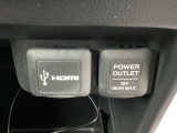スマホや車載アクセサリーの電源確保に便利なアクセサリーソケットを装備。