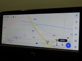 メーカー装着のディスプレイオーディオを装備しております。