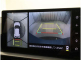 パノラミックビューモニター付きです。車両を上から見たような映像をディスプレイオーディオ画面に表示。運転席からの目視だけでは見にくい、車両周辺の状況をリアルタイムでしっかり確認できます。