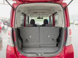 普段のお買い物や通勤、送迎等に十分な荷室スペースを確保しております。セカンドシートを倒すと、大きな荷物の積載も可能です♪