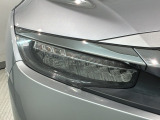 LEDヘッドライトは、点灯の瞬間から最大光量を発揮し、突然暗くなるトンネルなどでの安定感を高めます。
