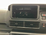 たとえばダイハツのお店にある、たくさんのスマアシ搭載車は、正常に作動する事をしっかり確認します。