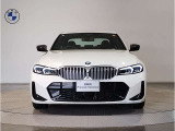 【キドニーグリル】BMWは約90年もの間、ほぼ全ての車両にひと目でBMWだと分かるこの特徴的なフロントグリルが備えられ、デザイン・アイコンとして親しまれてきました。