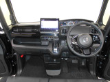 機能的にまとめられた運転席回り。運転しやすさにこだわりました。