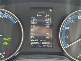はみ出さないをサポートする「レーンディパーチャーアラート」、車線変更時の危険をお知らせする「ブラインドスポットモニター」を搭載。