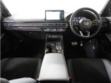 ◆視界広々で非常に運転しやすくロングドライブでも疲れを感じさせないすっきりとまとまったインパネ周りです。