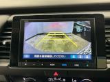 【バックカメラ】運転が苦手な方も車庫入れラクラクです!ギアをリバースに入れれば自動的に切り換わりますので、面倒な操作は不要です♪狭い駐車場もお車を傷つけず安心ですね!