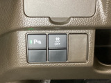 ハンドルの左下にHondaセンシング用の、VSA(ABS+TCS+横滑り抑制)解除スイッチなどがついています。
