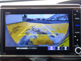◆【リアカメラ】が装着されています。リバースに入れるだけで映ります。後方の安全確認や、狭い駐車場での車庫入れ、雨の日や夜間など視界の悪い時に便利です。安全にバックする為には欠かせない装備です。