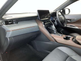 すっきりとしたデザインの内装は、さすがトヨタ車の上品さを感じます。