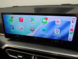 【アップルカープレイ】iPhoneがBMW車両とワイヤレスで接続されます。Apple CarPlayでは、オーディオストリーミングやメッセージングアプリがディスプレイに表示されます。