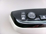 ドアミラーの鏡面の調節、格納は運転席からすべて操作できます!