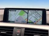 ●純正ナビ:一体感のあるナビは、高級感ある車内を演出してくれます。オーディオ機能も充実しておりますので、運転もより楽しめます♪