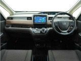 ◆視界広々で非常に運転しやすくロングドライブでも疲れを感じさせないすっきりとまとまったインパネ周りです。