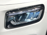 ●LEDヘッドライト:夜間走行時も良好な視界を確保し安心して運転できる高輝度LEDヘッドライトを装備!点灯速度が早く、消費電力も抑えられています。