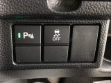 パーキングセンサー、横滑り抑制機能搭載。駐車時の障害物検知や滑りやすい路面での車両安定性を高め、安全運転をサポートします。
